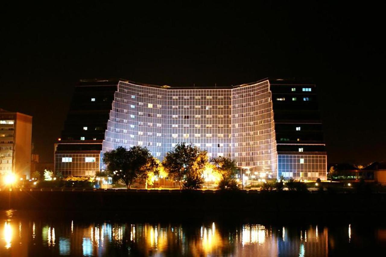 River Palace Hotel Atyraū Екстериор снимка