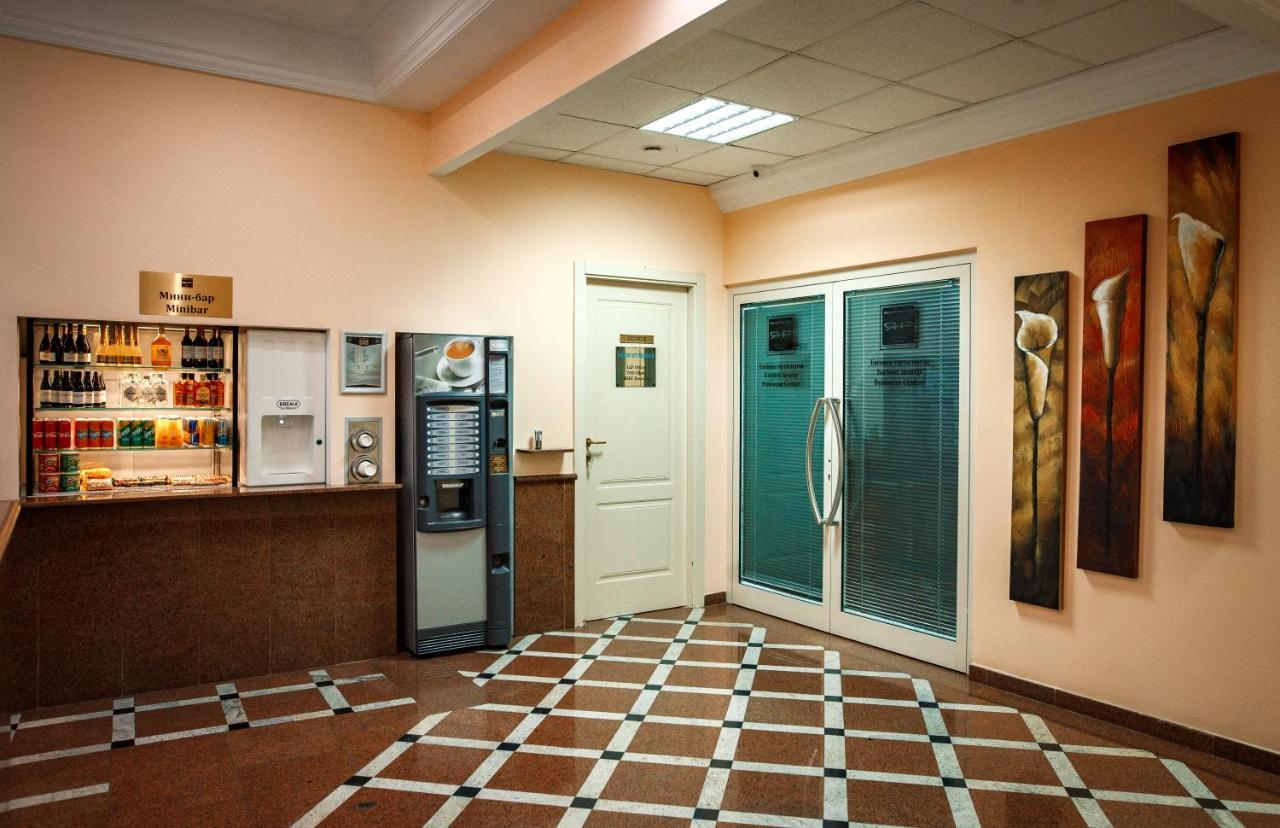 River Palace Hotel Atyraū Екстериор снимка